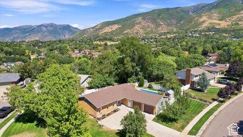 2407 Country Oaks Dr, Layton, UT, 84040-7805 | Card Image