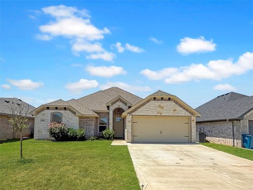 3304 White Horse Dr, Granbury, TX, 76049-7250 | Card Image