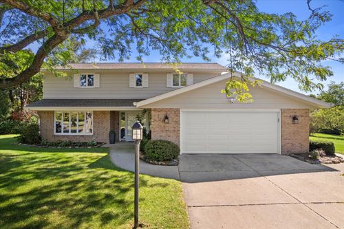 5 Shorewood Ct, Wind Point, WI, 53402-2619 | Card Image