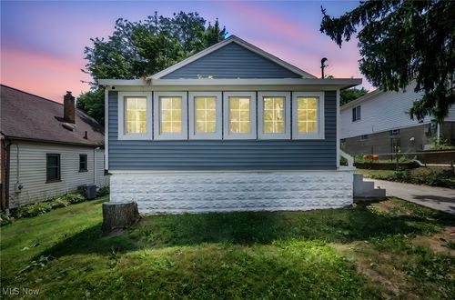 364 Rexford St, Akron, OH, 44314-3555 | Card Image