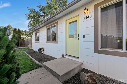 1443 Washington St, Meridian, ID, 83642-1947 | Card Image