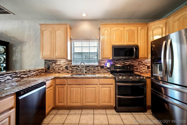 2708 W Oakland St, House other with 3 bedrooms, 2 bathrooms and null parking in Broken Arrow OK | Image 11