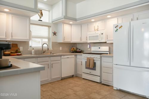 161 Haymaker Loop, Gypsum, CO, 81637-7302 | Card Image