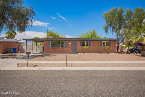 7909 E Beverly St, Tucson, AZ, 85710-5803 | Card Image