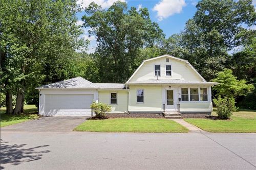 40 Lima St, Warwick, RI, 02889-1712 | Card Image