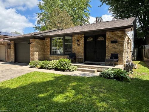 39 Forestgate Dr, Hamilton, ON, L9C6A4 | Card Image