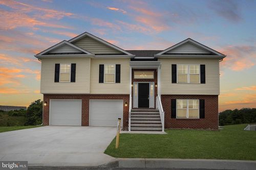 233 Finney Dr, MARTINSBURG, WV, 25405-1174 | Card Image