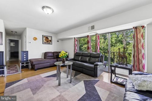 202-5215 Newton St, BLADENSBURG, MD, 20710-2340 | Card Image