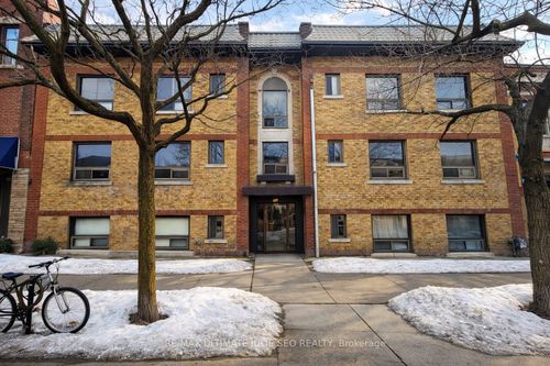 677 College St, Toronto, ON, M6G1B9 | Card Image