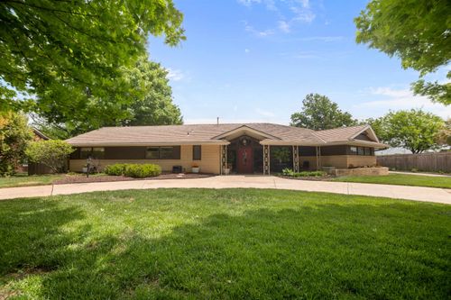 68 S Mission Rd, Eastborough, KS, 67207-1033 | Card Image