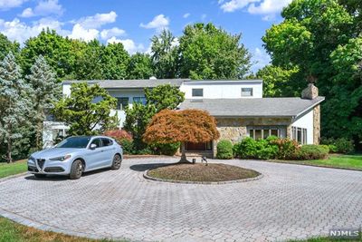 320 Truman Drive, House other with 5 bedrooms, 3 bathrooms and null parking in Cresskill NJ | Image 2