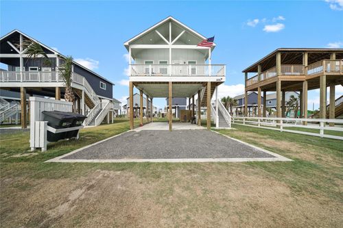 1070 Cedar Ln, Gilchrist, TX, 77617 | Card Image