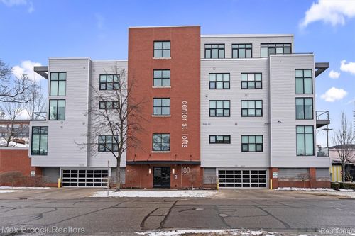 unit-204-100 Center St, Royal Oak, MI, 48067-4820 | Card Image