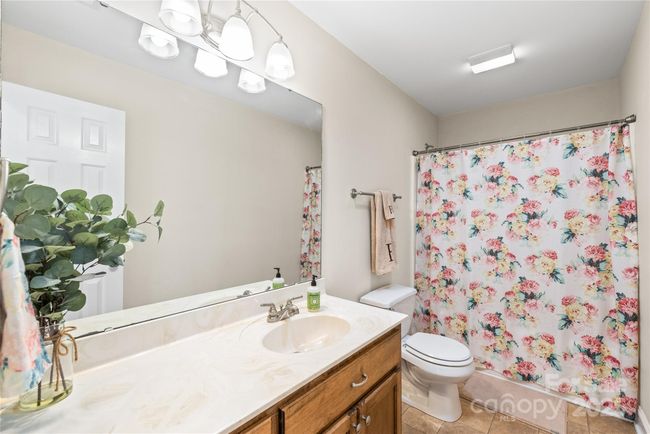 Full Bath | Image 13