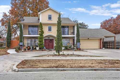 6812 E 55th St, Tulsa, OK, 74145-8506 | Card Image