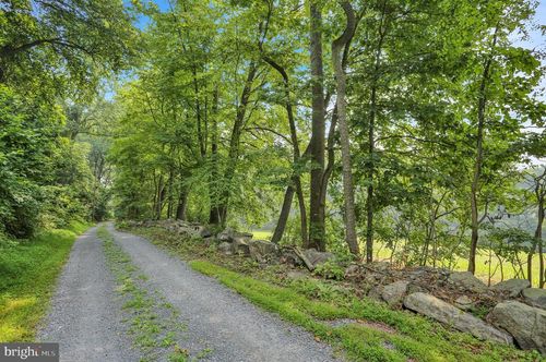 357 Fry Rd, FLEETWOOD, PA, 19522-8857 | Card Image