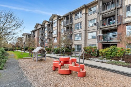 302-5885 Irmin St, Burnaby, BC, V5J0C2 | Card Image