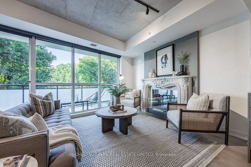 201-630 Kingston Rd, Toronto, ON, M4E0B7 | Card Image