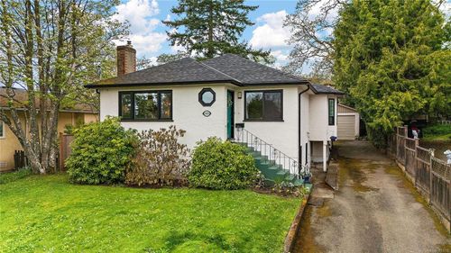 3450 Doncaster Dr, Saanich, BC, V8P3W1 | Card Image