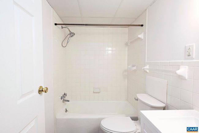 APT-302 - 1800 Jefferson Park Ave, Condo with 2 bedrooms, 2 bathrooms and null parking in CHARLOTTESVILLE VA | Image 12