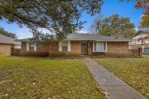 234 Robin Hill Ln, Duncanville, TX, 75137-3121 | Card Image