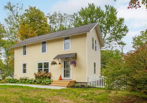 73733 Superior St, South Haven, MI, 49090-7149 | Card Image