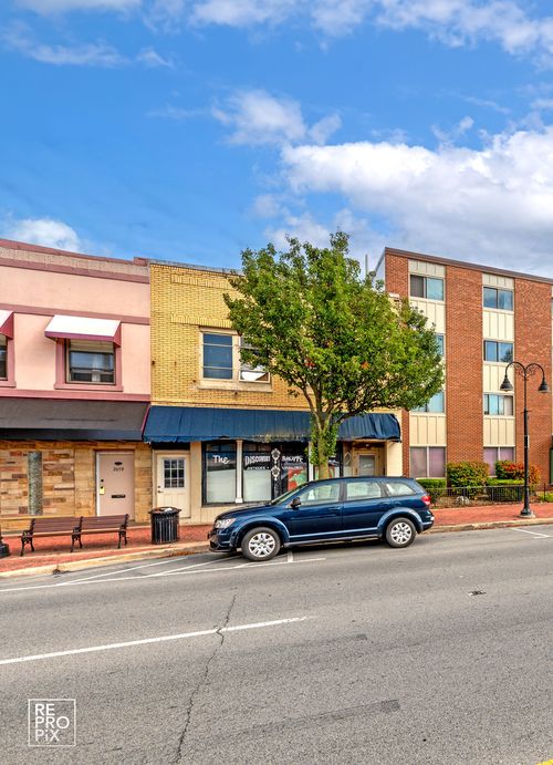 2661 Sheridan Rd, Zion, IL, 60099-2692 | Card Image