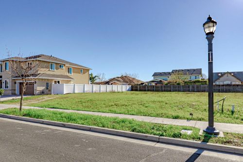 2610 Celebration Way, Woodland, CA, 95776-5305 | Card Image