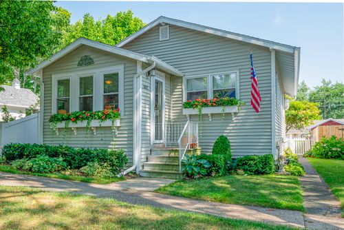 807 Church St, Saint Joseph, MI, 49085-1401 | Card Image