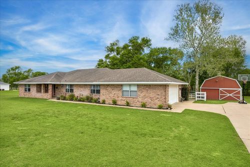 2919 Centerhill Cir, Bellville, TX, 77418-5521 | Card Image