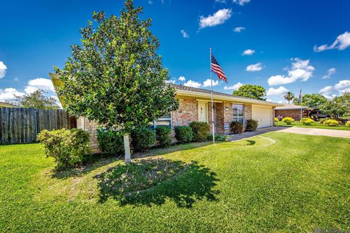214 Raywood Dr, Houma, LA, 70360-6238 | Card Image