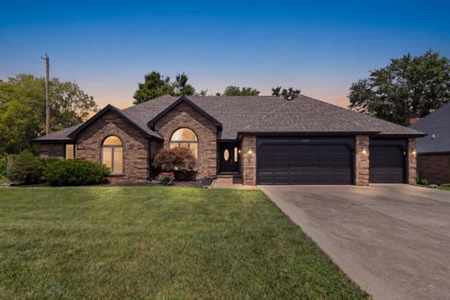 4081 E Kingsbury St, Springfield, MO, 65809-2211 | Card Image