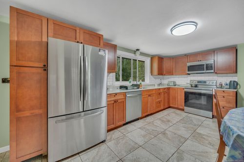 827 Fountain St, Woodbridge, CT, 06525-2603 | Card Image