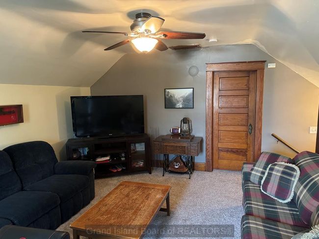 201 E Pine St, House other with 5 bedrooms, 2 bathrooms and 4 parking in Doniphan NE | Image 25