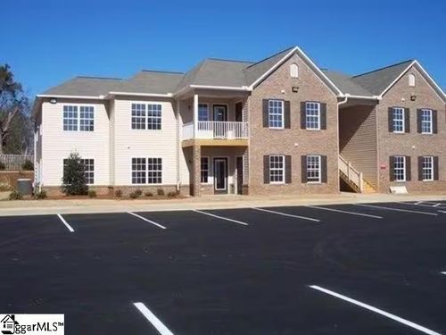 220 Outlook Dr, Boiling Springs, SC, 29316-6219 | Card Image