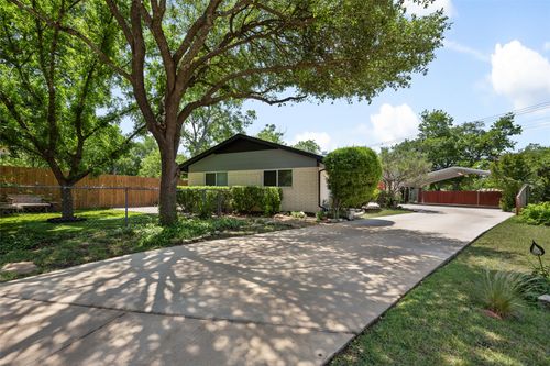 8500 Woodstone Dr, Austin, TX, 78757-7117 | Card Image