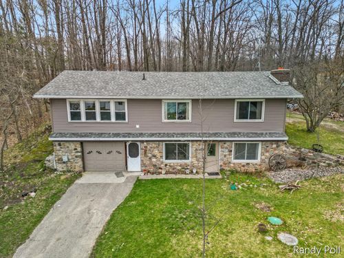 10116 Lakeshore Dr, Chippewa Lake, MI, 49320-5216 | Card Image