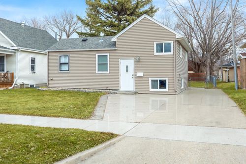 1446 16 1/2 St S, Fargo, ND, 58103-3945 | Card Image