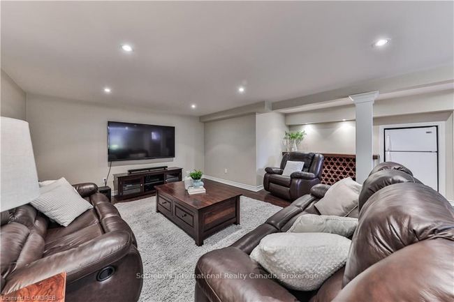 2230 All Saints Cres, House other with 4 bedrooms, 3 bathrooms and 4 parking in Oakville ON | Image 36