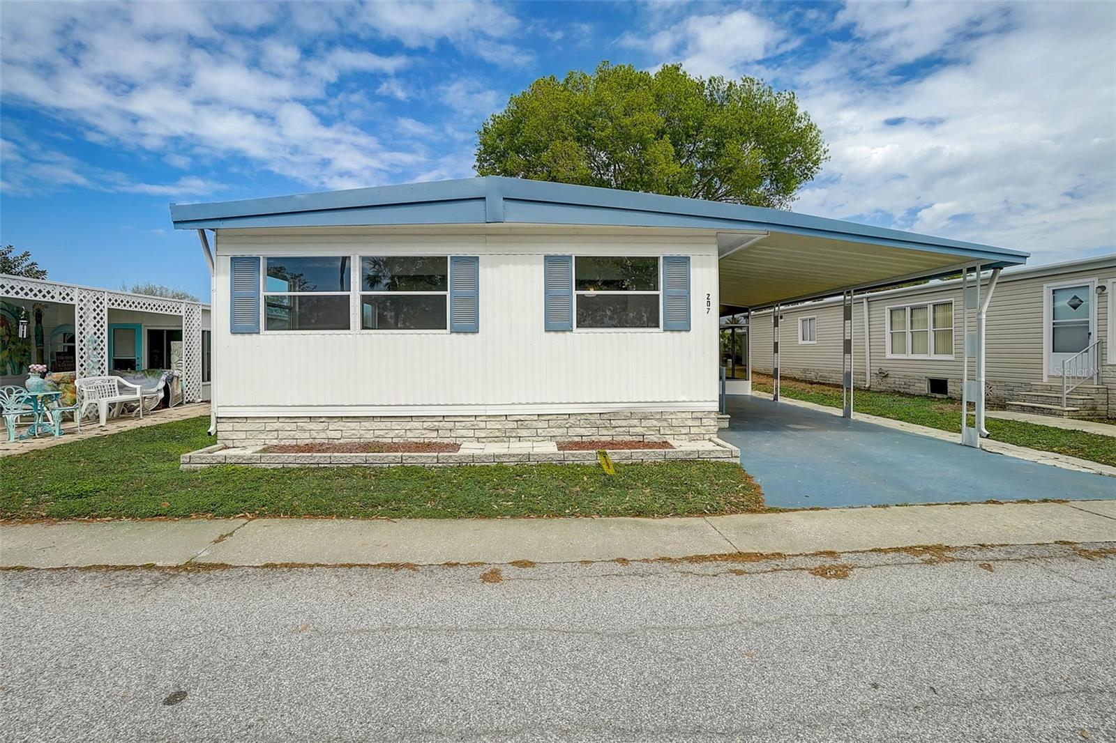 Dolphin Dr, Oldsmar, FL 34677