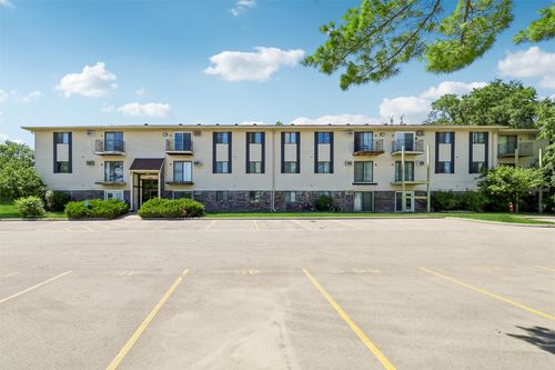 18-1831 Fuller Rd, West Des Moines, IA, 50265-5598 | Card Image