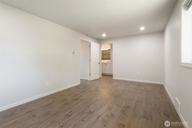 807 W Fir St, House other with 2 bedrooms, 2 bathrooms and 2 parking in Sequim WA | Image 17
