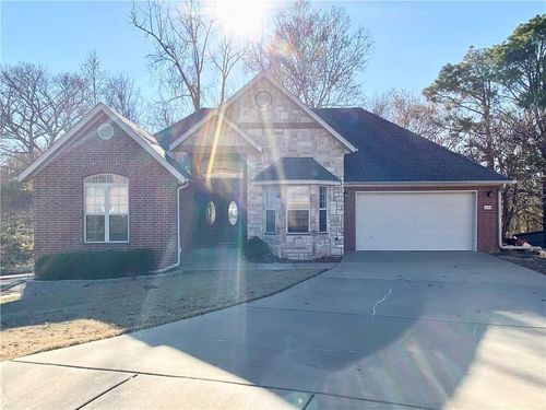 1806 Nw Mustang Ave, Bentonville, AR, 72712-5401 | Card Image