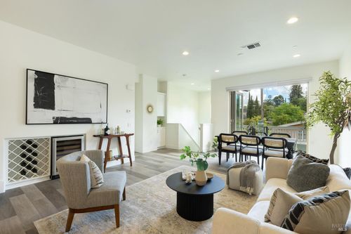 1720 3rd St, Napa, CA, 94559-2804 | Card Image