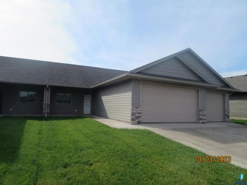 7509 W Flowerfields Pl, Sioux Falls, SD, 57106-6032 | Card Image