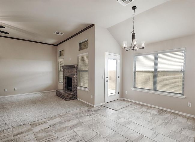 2024 W Black Powder Way, House other with 4 bedrooms, 2 bathrooms and null parking in Mustang OK | Image 5