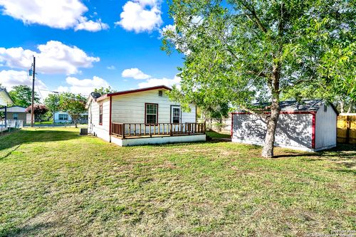 1205 Plum St, Floresville, TX, 78114-1819 | Card Image