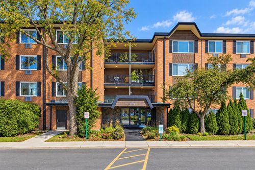 210-1207 S Old Wilke Rd, Arlington Heights, IL, 60005-2962 | Card Image