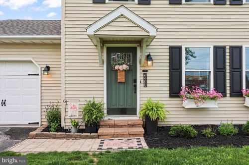 3311 Fox Run Rd, DOVER, PA, 17315-3737 | Card Image