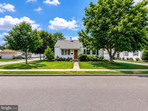 2103 Livingston St, Bethlehem, PA, 18017-5413 | Card Image